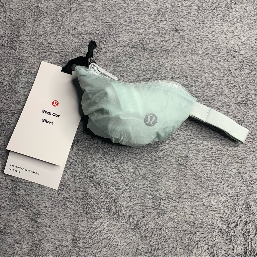 Lululemon Step Out High Rise Short NWT Ocean Air Size 4 - Picture 13 of 17